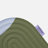 Étiquette violette du pad Galé Hercule Studio – mini tapis 3‑en‑1 imprimé kaki et bleu (Axel), support ergonomique zones sensibles, design innovant et durable