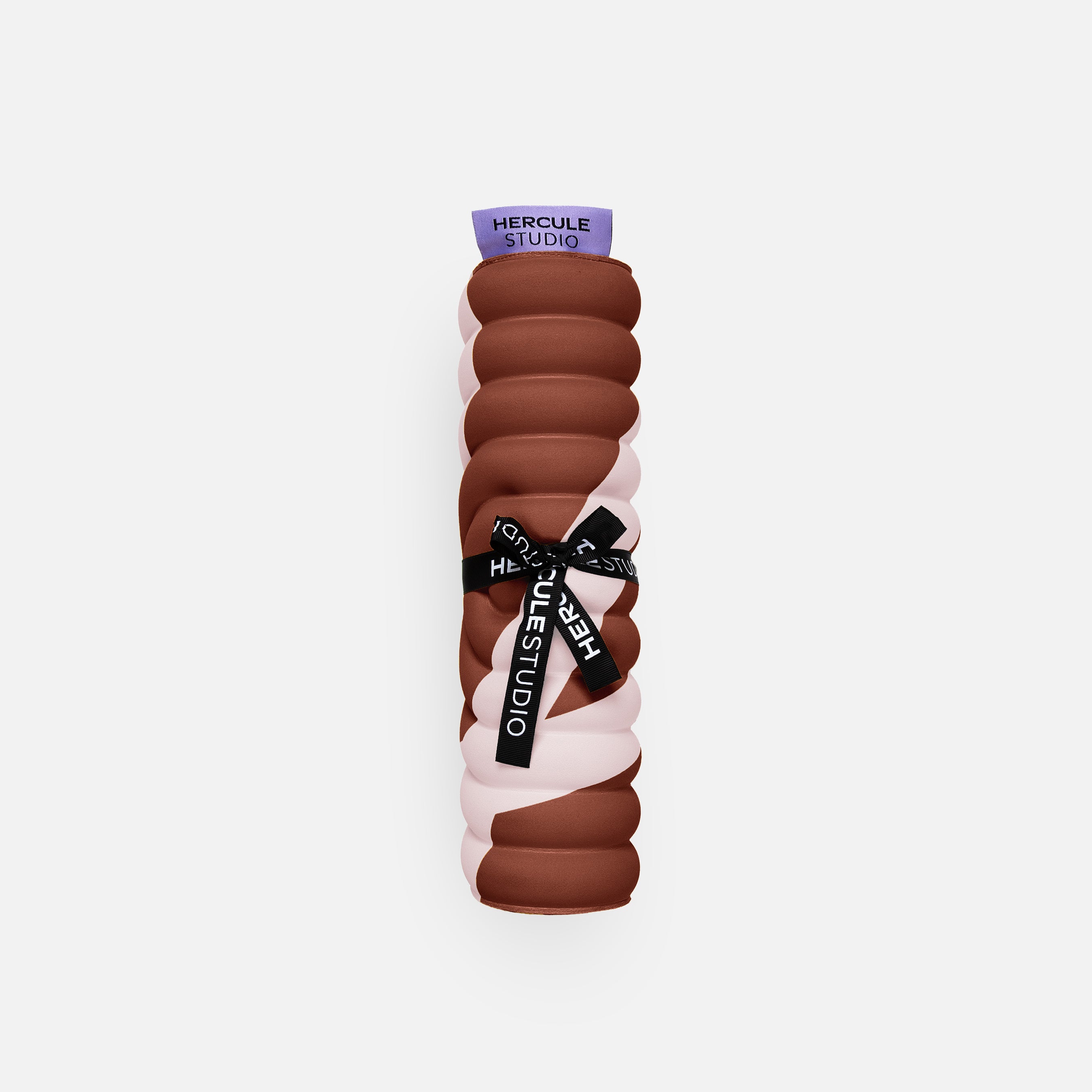 Mini tapis de sol pad de confort de la marque hercule studio modèle galé imprimé bari couleur choco packshot roulé