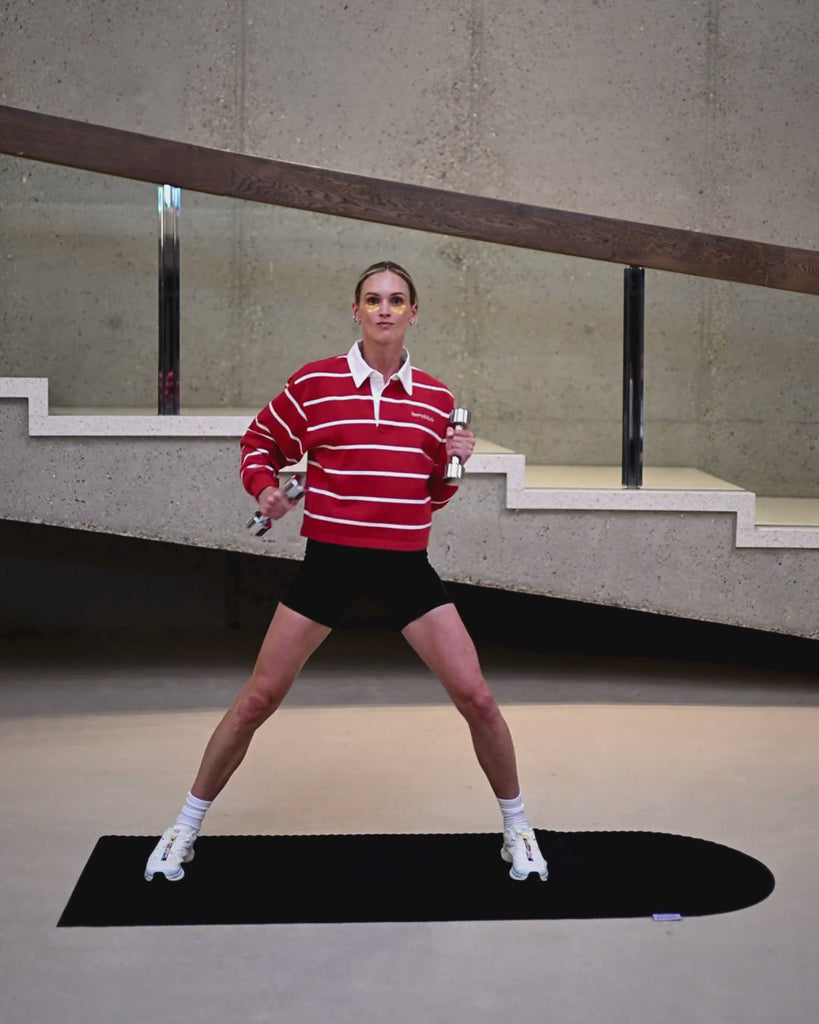 Lifestyle sport avec tapis de fitness Hercule Studio Archy outrenoir, couleur noire intemporelle pour entraînement intensif