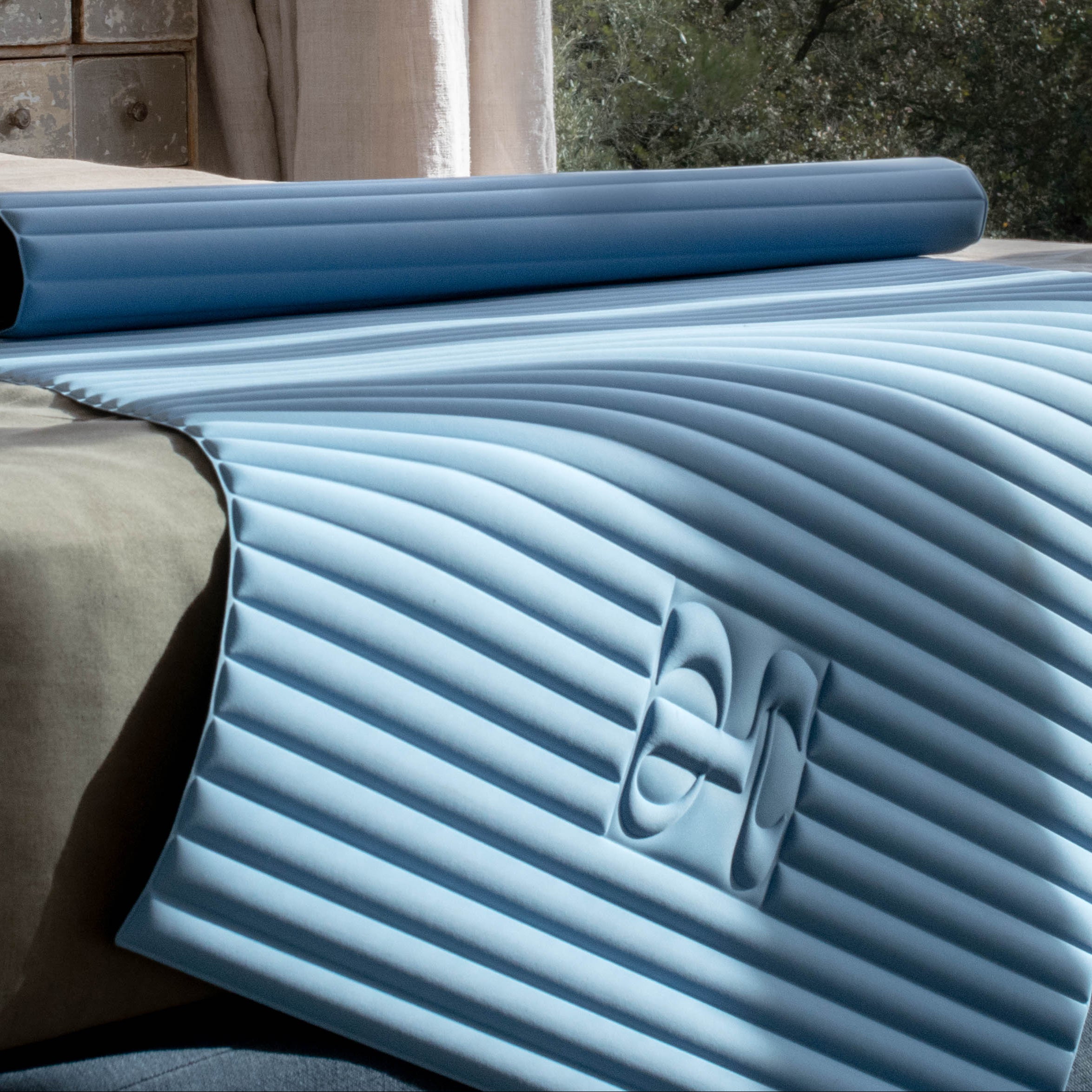 Zoom sur le relief du tapis de sport Archy Blue-jean