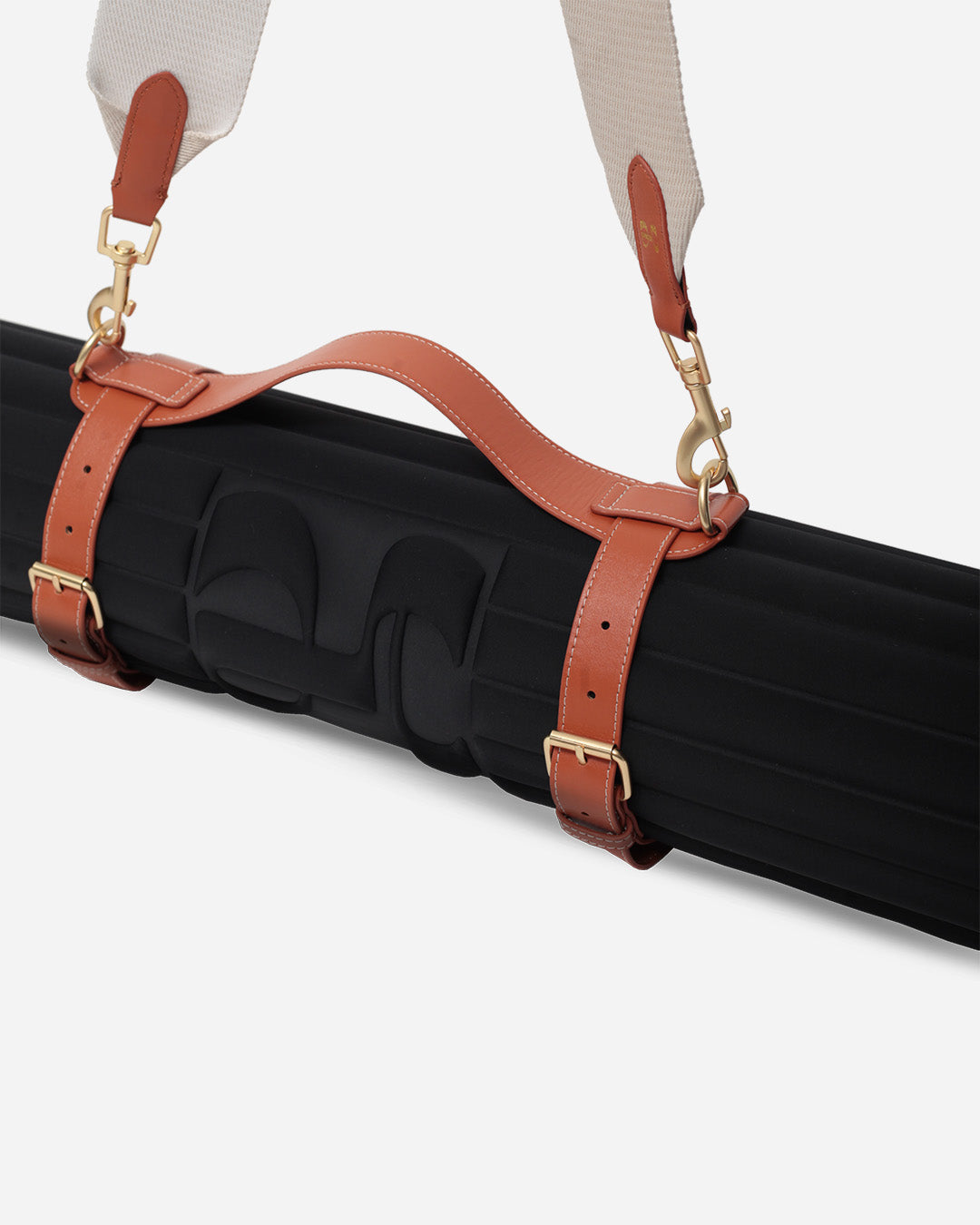 Sangle de transport pour tapis d'exercice modèle soca couleur beige et camel packshot zoom sur la anse