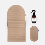 Set essentiel bien-être Hercule Studio beige dune composé du tapis Archy ergonomique, du mini tapis Galé de confort et du spray assainissant pour tapis, pack Pilates et fitness éco-conçu Made in France, visuel packshot