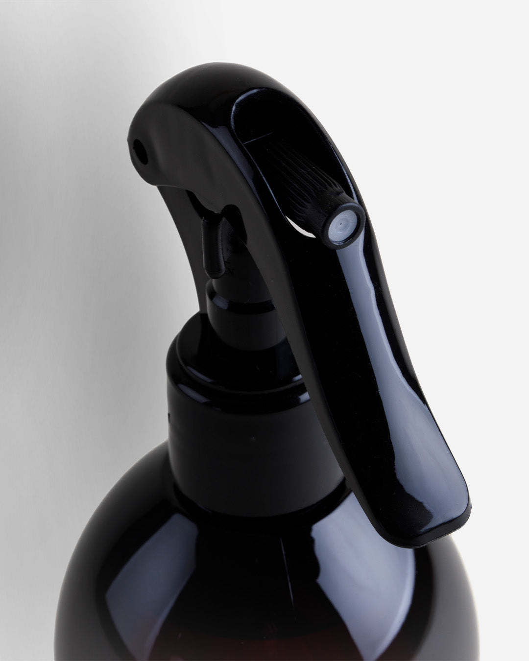 Spray pour assainir le tapis de sport et énergiser l'espace d'entraînement packshot gâchette