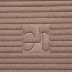 Zoom sur la texture cachemire beige et logo H embossé du tapis de sport Hercule Studio x From Future Sandy Brown