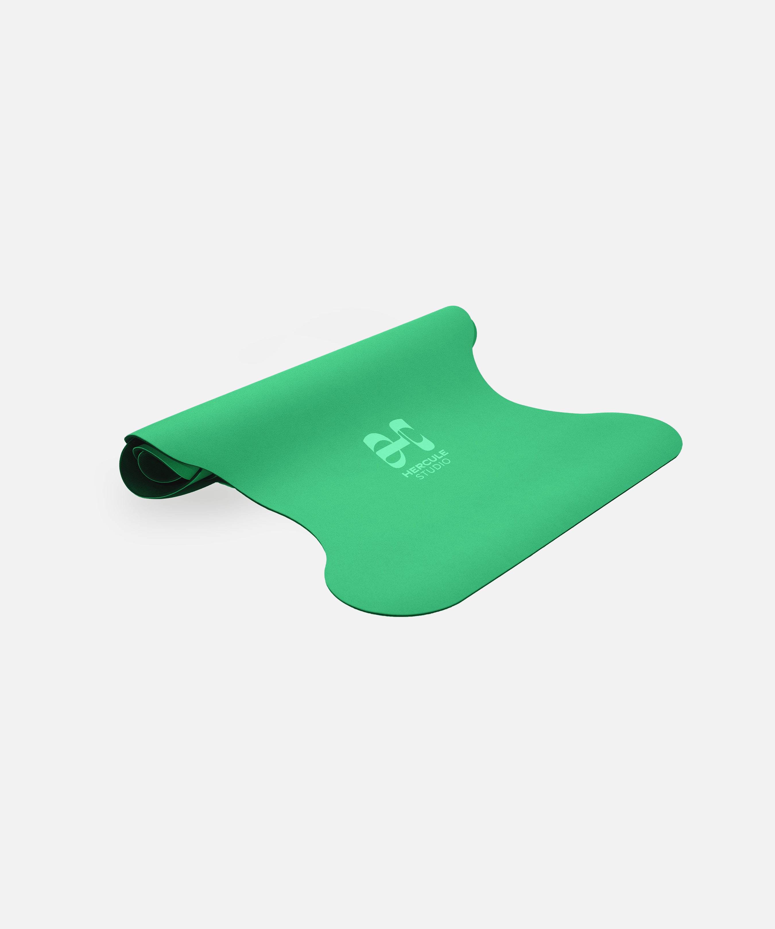 Vue semi-roulée tapis de sport yoga Golf Green Hercule Studio, matière naturelle résistante, sans PVC, design unique et stable