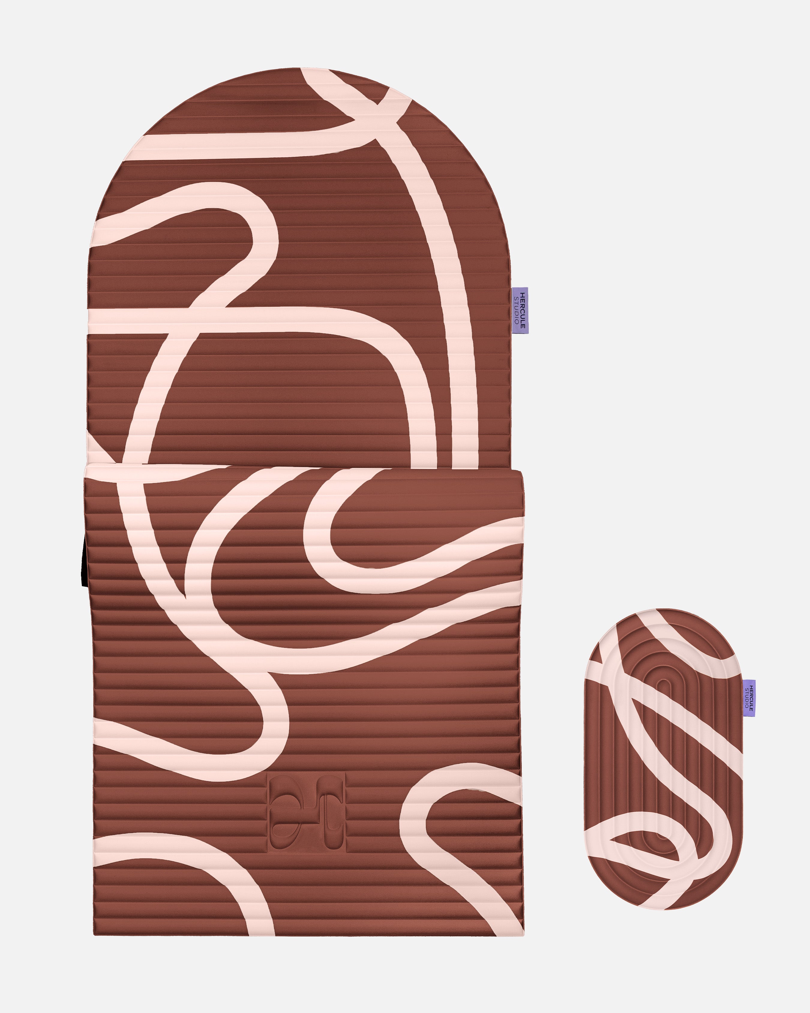 Hercule Studio Bari Choco printed comfort bundle with the design Archy mat and the ergonomic Galé 3-in-1 pad, optimal support for sensitive areas in Pilates and fitness, durable French design, packshot
