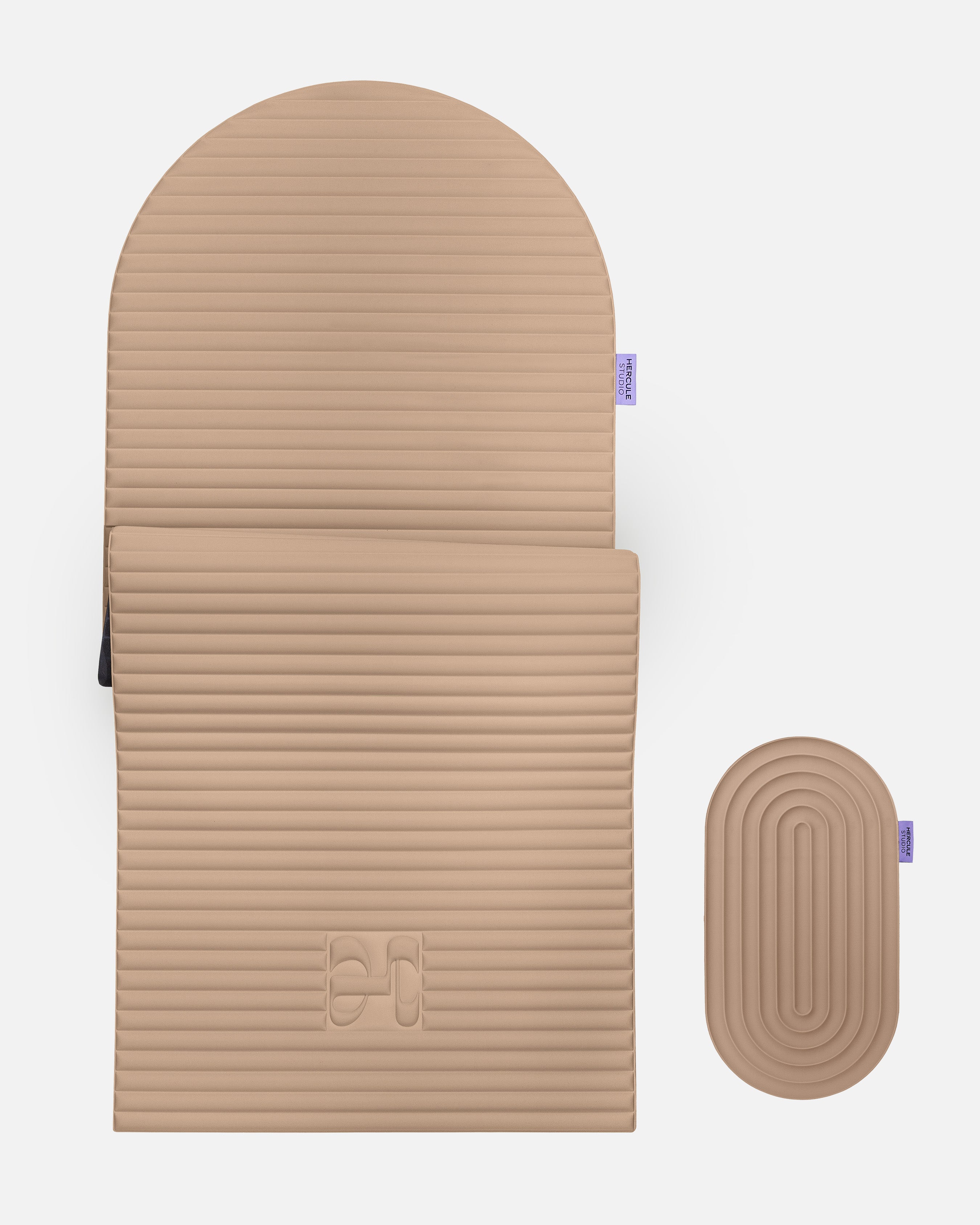 Hercule Studio Dune beige comfort wellness bundle including the ergonomic Archy mat and the Galé 3-in-1 mini mat, support and stability for yoga, Pilates and stretching, Made in France packshot